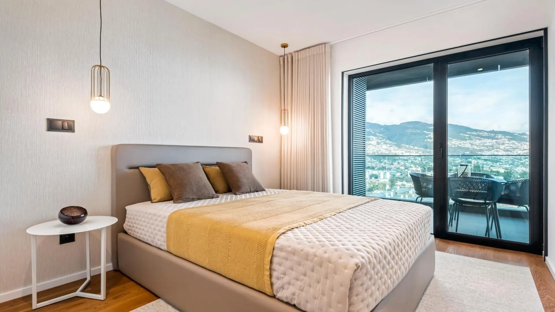 丰沙尔Panoramic Bay And Sea Views - Luxury 3-Bed Flat公寓